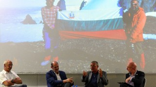 Антарктиците ни отпразнуваха 30 г. от стъпването на белия континент