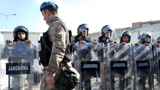 Задържат 68 офицери от командването на сухопътни войски в Турция 