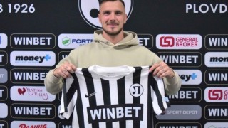 Тунчев хвърля нов срещу Левски