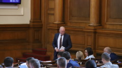 Указът за кабинета Денков/Габриел стигна в Народното събрание