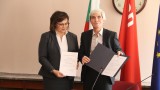  Корнелия Нинова получи удостоверението си за водач на Българска социалистическа партия 