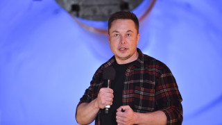 Изпълнителният директор на SpaceX и Tesla основател на компании като