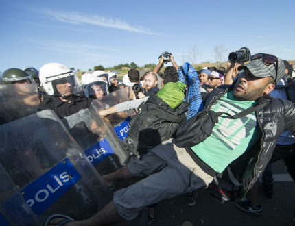Мигрантите в Одрин отново са опитали да тръгнат пеша към Западна Европа 