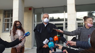 Майката от Сандански задържана за смъртта на двете й деца