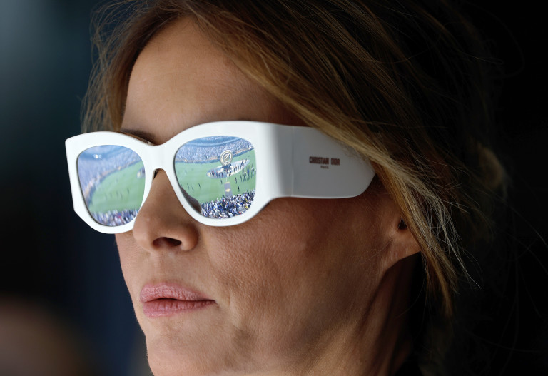 Миналото на Мелания крие редица въпросителни