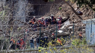 Двама загинали при рухване на стена в историческия център на Истанбул