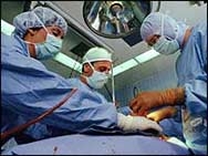 Френски лекари извършиха уникална операция