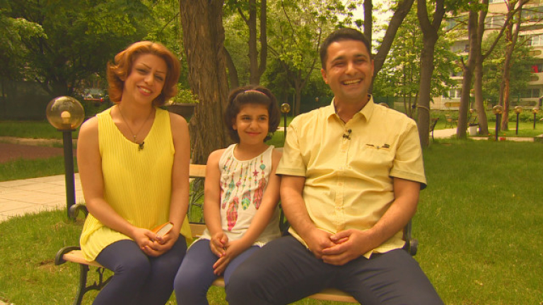 Семейство от Иран, приели християнството, търсят своя дом в България 