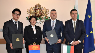 Ел Би Булгарикум и една от най големите монголски компании за