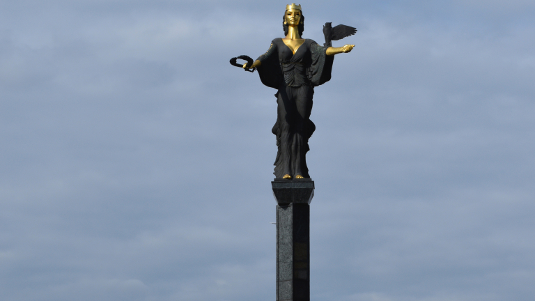 Статуята на Света София ще грее в зелено в Седмицата на гората