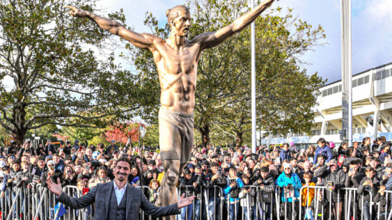 В Швеция бе открита бронзова статуя на Златан Ибрахимович. В
