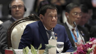 Президентът на Филипините Родриго Дутерте премахва военното положение в южните Филипини до