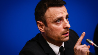 Кандидатът за президент на БФС Димитър Бербатов говори пред колегите