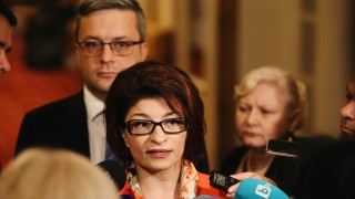 Атанасова преброи - днес правителството паднало три пъти
