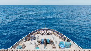 Най голямата плаваща библиотека в света носи името Logos Hope и