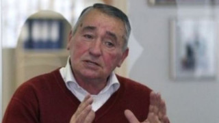 Легендарният разпределител Димитър Каров който наскоро бе въведен в Международната волейболна