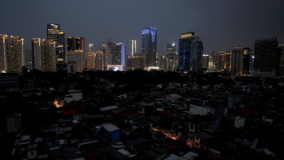 Сериозно прекъсване на тока засегна индонезийската столица Джакарта и околните градове