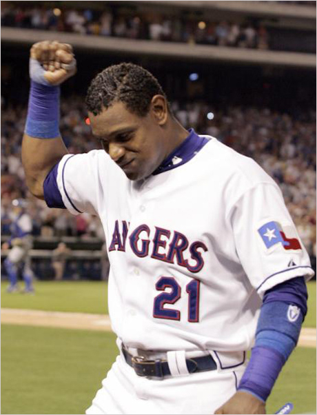 Сами Соса е петият с 600 хоумръна