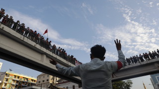 Десетки хиляди излязоха на протести в Мианмар днес за да