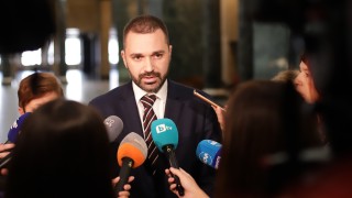 Задържането на пернишкия прокурор автоматично го отстранява от длъжност