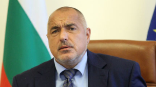Борисов нареди на ГЕРБ да свалят ударно предизборни плакати