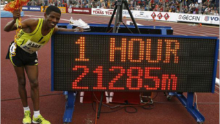 Хайле Гебреселасие счупи два световни рекорда