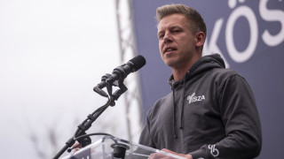 Унгарският опозиционен лидер Петер Маджар прекоси границата с Румъния в