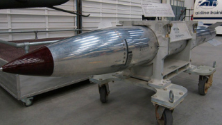 САЩ разработват първата управляема атомна бомба