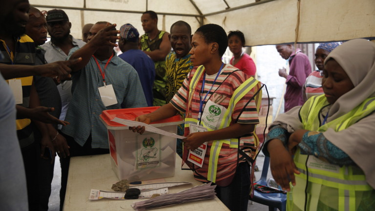 Президентските избори в Нигерия бяха масово забавени и удължени в