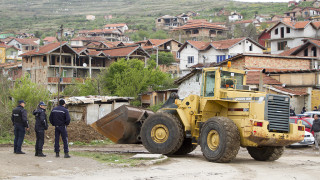 Събарят незаконни къщи в Арман махала в Пловдив съобщава БНТ