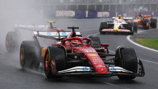 Седемкратният световен шампион Люис Хамилтън запази позитивен тон след разочароващия