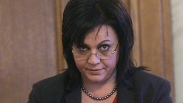 Корнелия Нинова събира подписи за изсветляване на политиците в КТБ