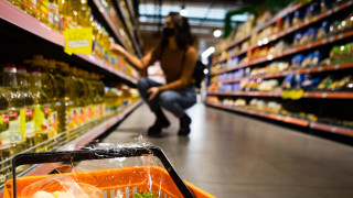 Цените на хранителните стоки на едро в България тръгват леко