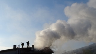 Без опасност за околната среда след пожара в складове в София