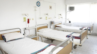 Бум на COVID-19 в Сливен, затварят още едно отделение на областната болница 
