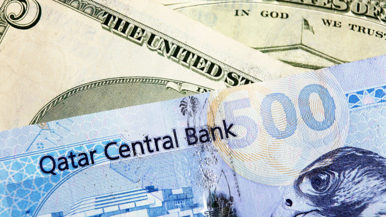 Катарската валута поевтиня до най-ниското си ниво от 19 години насам