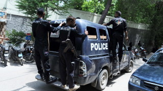 Бившият премиер на Пакистан Имран Хан е осъден на три