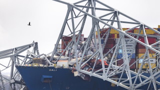 Водолази извадиха телата на двама строителни работници загинали при