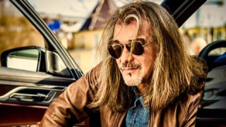 Продуцентът режисьор и шоумен Магърдич Халваджиян отправи призив към ръководството