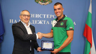 Министър Андрей Кузманов награди медалистите от Световното първенство по гребане