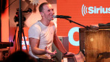 Крис Мартин, Гуинет Полтроу и как фронтменът на Coldplay се отнася с дъщеря си Епъл