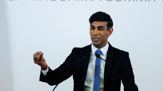 Британският премиер Риши Сунак спечели първото гласуване в горната камара