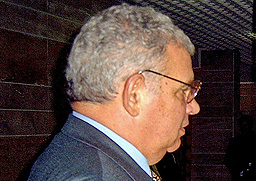 Аз съм най-големият играч в бизнеса с цигари в Европа, казвал Доктора