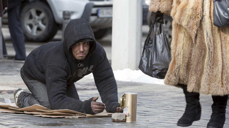 Двама нашенци влизат в затвора в Швеция за набиране и експлоатиране на просяци