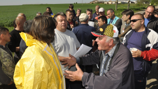Жителите на село Попинци община Панагюрище област Пазарджик излизат на