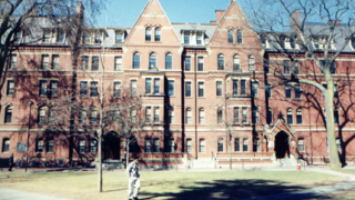 С 25% намаляват даренията към американските университети