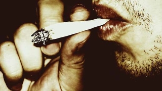 Джойнтът е 20 пъти по-опасен от цигарите