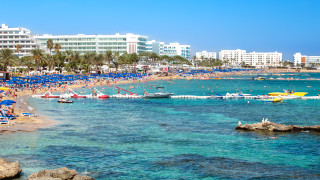 Днес Кипър открива плажния сезон при стриктно спазване на противоепидемичните