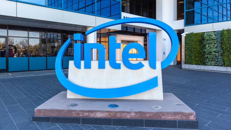 Изпълнителният директор на Intel: Прекалено много чипове се произвеждат в Азия