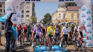 Министър Глушков даде старт на 71-вата Колоездачна обиколка на България